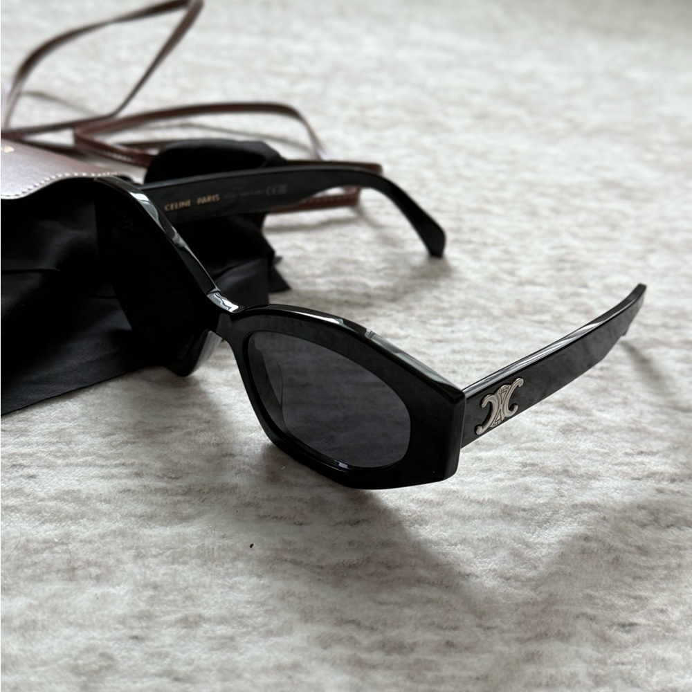 Celine Black Sunglasses with Brown Case - Picture 3 of 7